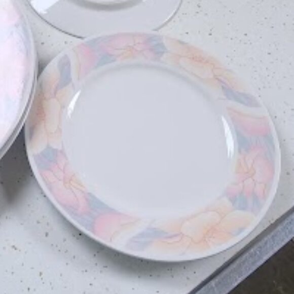 "Sara~ China Pearl" Collection Fine China - Set of 6 - Picture 2 of 6